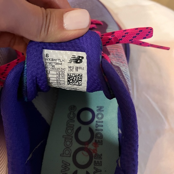 New Balance CoCo sneakers. Size 6.5. Excellent condition. - Picture 3 of 5